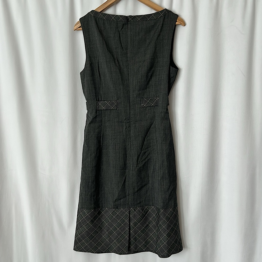 Karen Millen NWT Dark Grey Sleeveless Belted Wool Dress **Size 12** - Picture 2 of 7